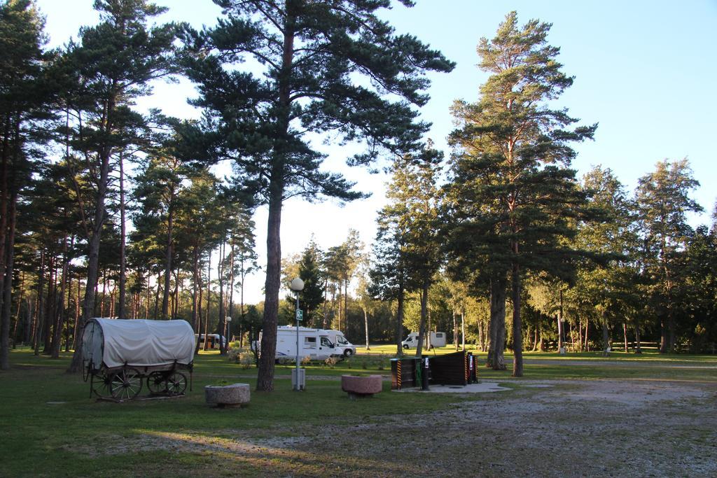Tehumardi Camping Salme Exterior photo