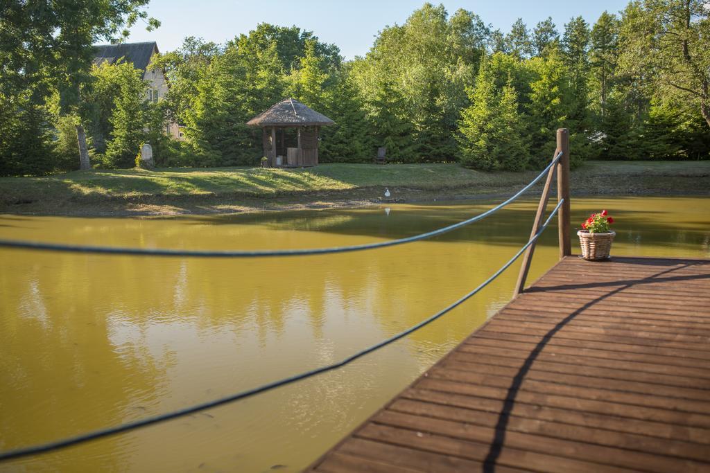 Tehumardi Camping Salme Exterior photo